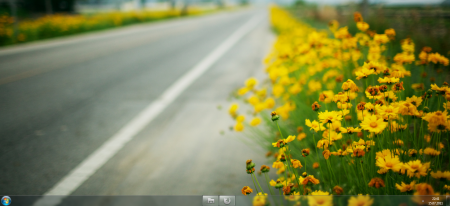 Windows 7 Taskleiste mit zentrierten, angehefteten Programmen